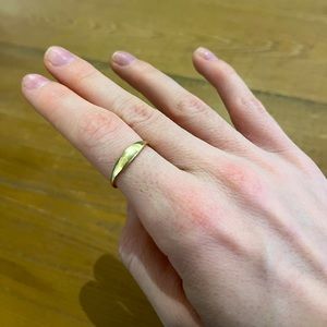 Mejuri slim signet ring in 14K gold